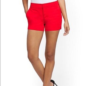 ❤️New York & Company Red Cotton Twill Shorts❤️